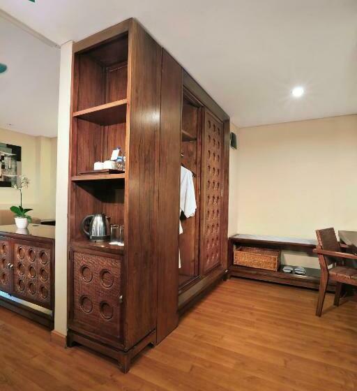 سوییت جونیور, Aston Tanjung City