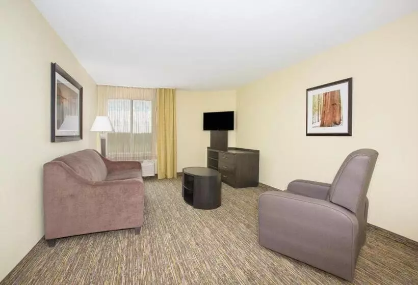 キングサイズベッドのスイートルーム, Candlewood Suites Longmont   Boulder Area, An Ihg