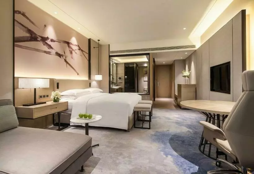 キングサイズベッドのエクゼクティブルーム, Doubletree By Hilton Hotel Shenzhen Longhua