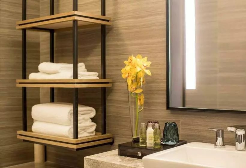 キングサイズベッドのデラックスルーム, Doubletree By Hilton Hotel Shenzhen Longhua