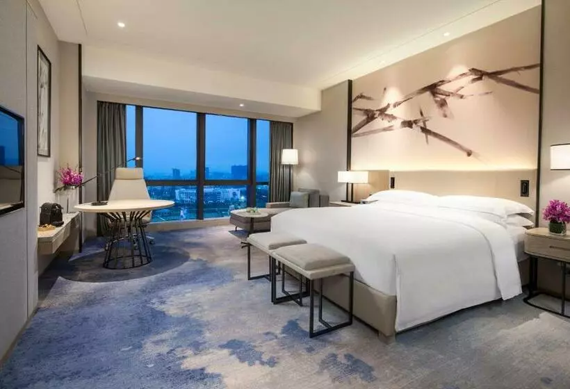 キングサイズベッドのエクゼクティブルーム, Doubletree By Hilton Hotel Shenzhen Longhua
