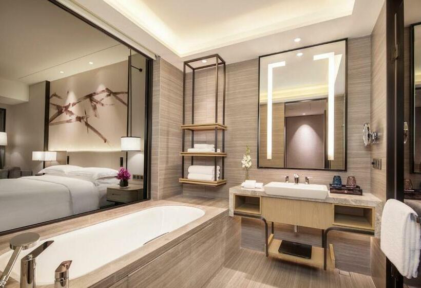 이그제큐티브 룸 킹사이즈 침대, Doubletree By Hilton Hotel Shenzhen Longhua