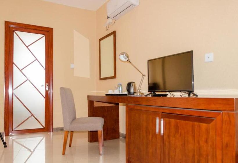 اتاق لوکس, Hillside Plaza