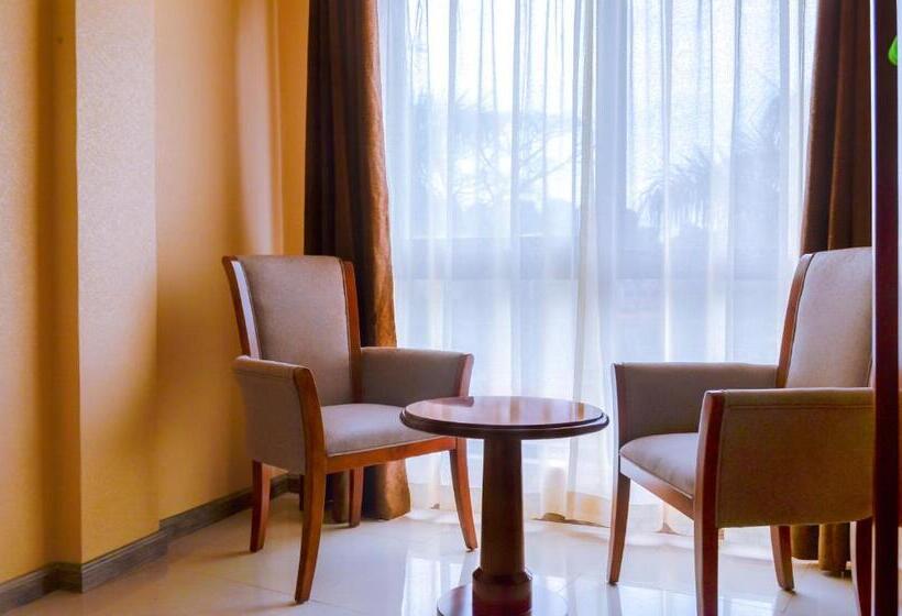 اتاق لوکس, Hillside Plaza