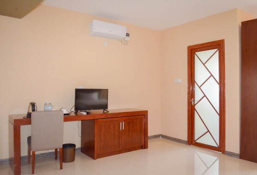 Deluxe Room, Hillside Plaza