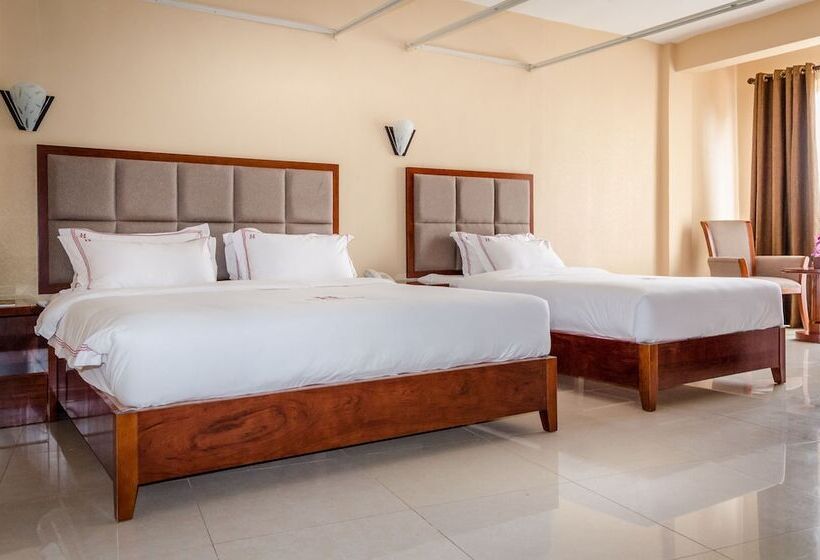 اتاق لوکس, Hillside Plaza