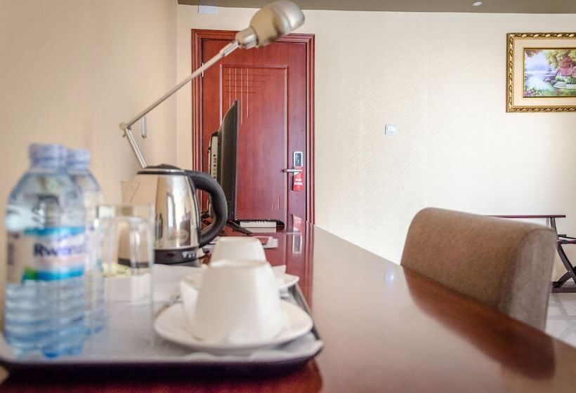 Deluxe Room, Hillside Plaza