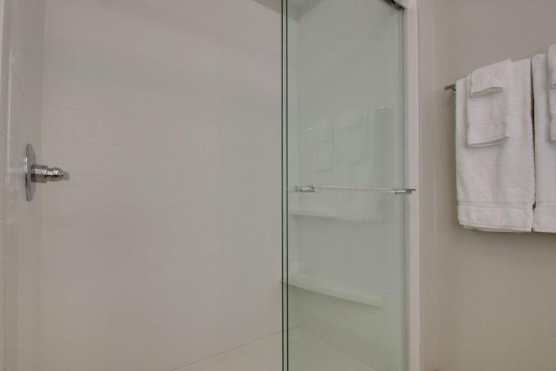 جناح, Holiday Inn Express & Suites   Mount Vernon, An Ihg