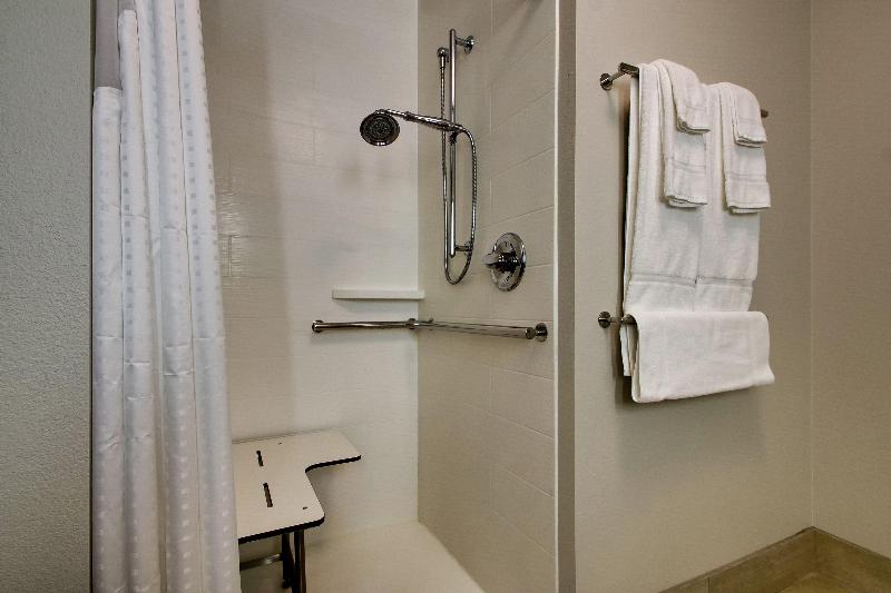 غرفة قياسية سرير كينج لذوى الإحتياجات الخاصة, Holiday Inn Express & Suites   Mount Vernon, An Ihg