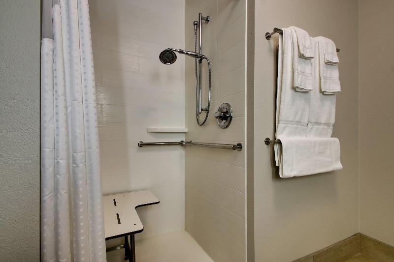 غرفة قياسية سرير كينج لذوى الإحتياجات الخاصة, Holiday Inn Express & Suites   Mount Vernon, An Ihg