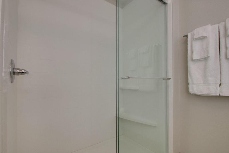 جناح لذوى الاحتياجات الخاصة, Holiday Inn Express & Suites   Mount Vernon, An Ihg