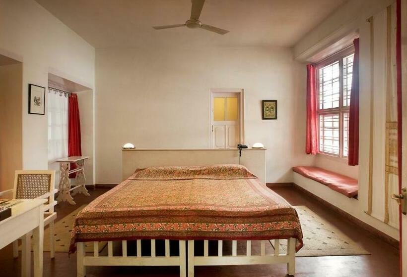 Standard Room, Neemrana S  Tower House
