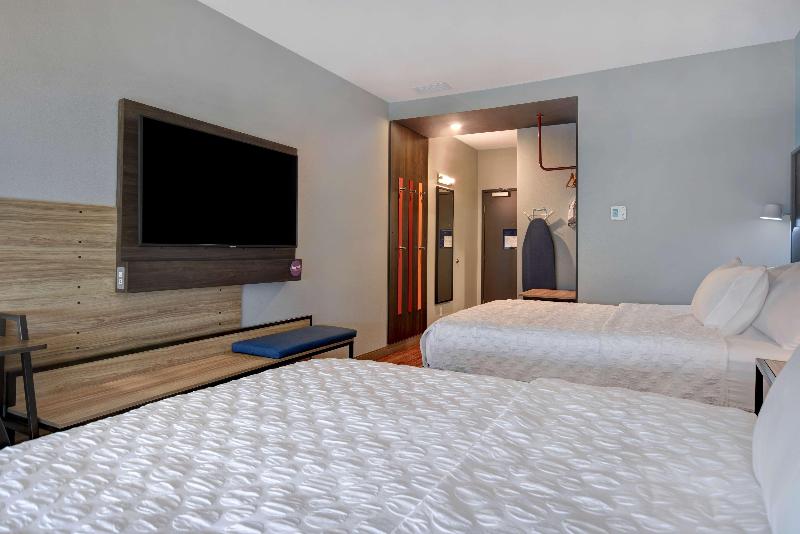 Номер Стандарт, Rove City Centre, Deira