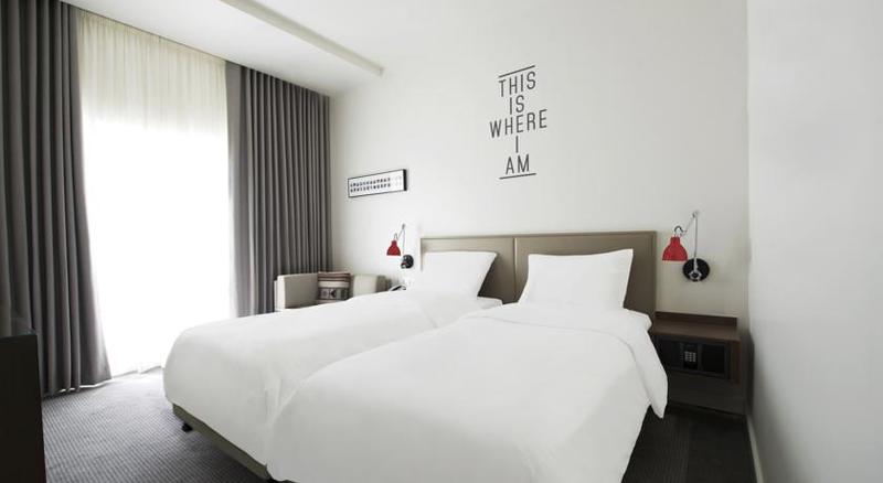 Номер Стандарт, Rove City Centre, Deira