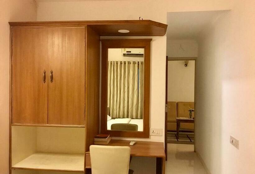 جناح جونيور, Sai Towers