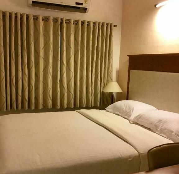 جناح جونيور, Sai Towers