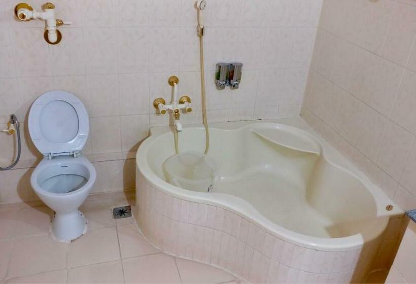 جناح جونيور, Sai Towers