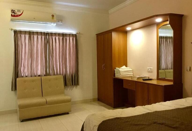 غرفة بريميوم رباعية, Sai Towers