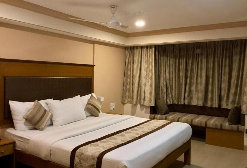 غرفة ديلوكس, Sai Towers