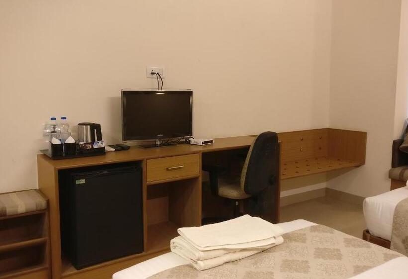 غرفة ديلوكس, Sai Towers