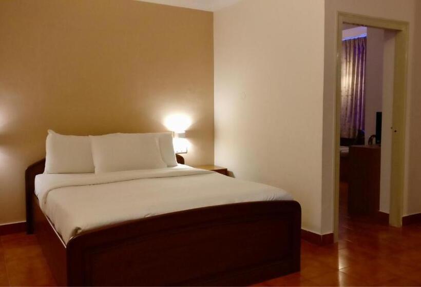 غرفة بريميوم رباعية, Sai Towers