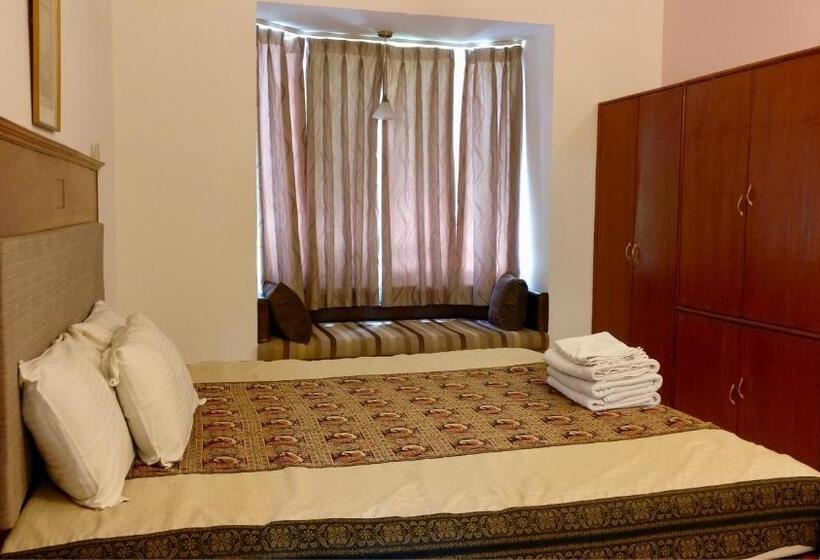 غرفة بريميوم رباعية, Sai Towers