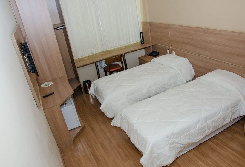 غرفة قياسية, Serra Palace