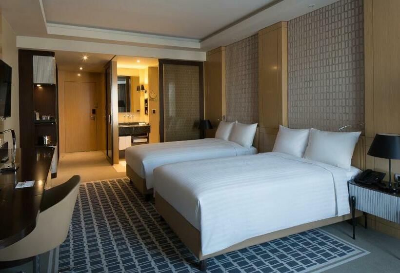 اتاق لوکس با تخت بزرگ, Skopje Marriott