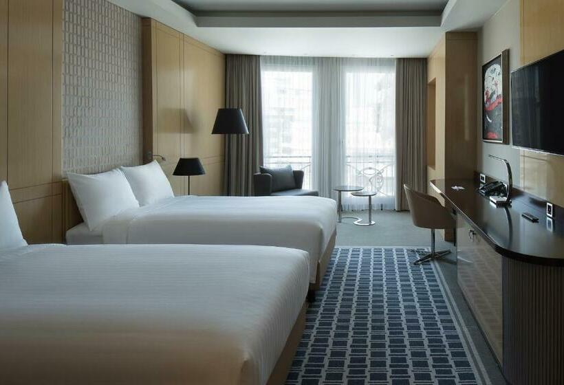 اتاق لوکس با تخت بزرگ, Skopje Marriott