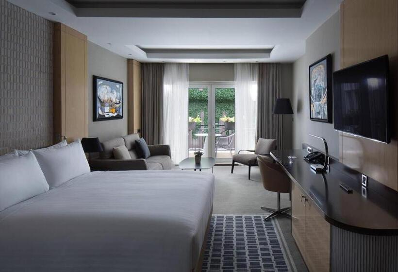 سوئیت جونیور با تخت بزرگ, Skopje Marriott