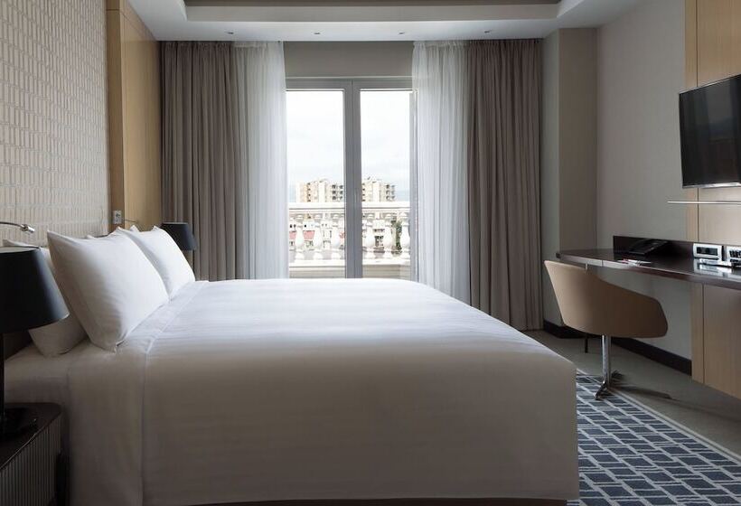 سوییت جونیور, Skopje Marriott