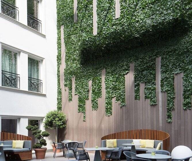 اتاق استاندارد با چشم‌انداز, Skopje Marriott