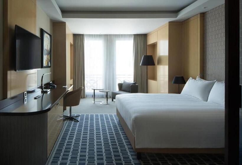 اتاق لوکس با تخت بزرگ, Skopje Marriott