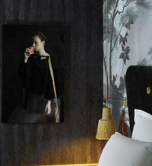 Classic Interior Room, Snob