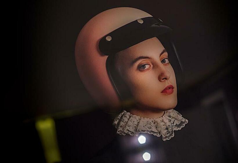 اتاق سوپریور, Snob