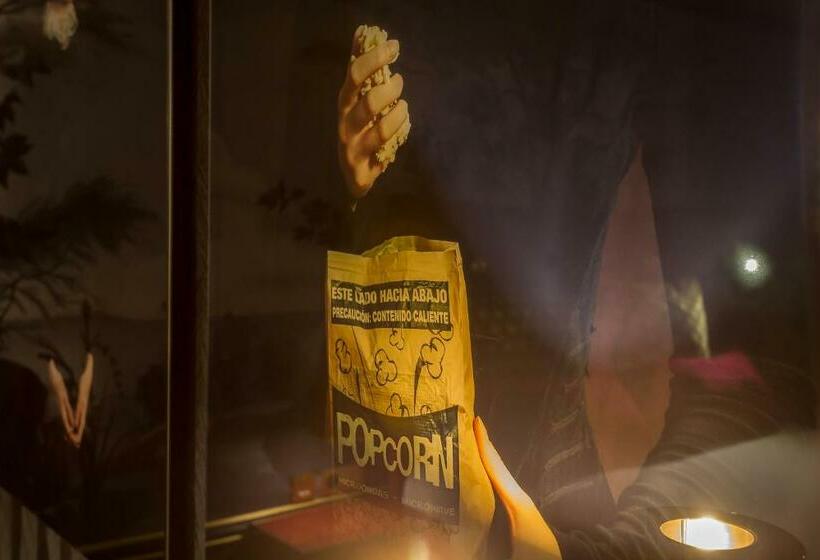 اتاق سوپریور, Snob