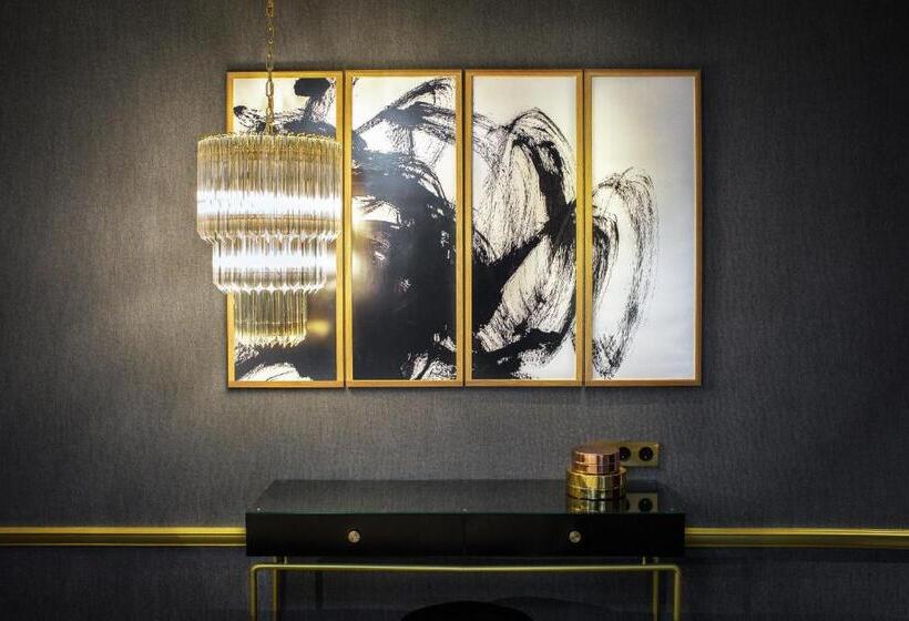 آپارتمان 2 خوابه, Snob