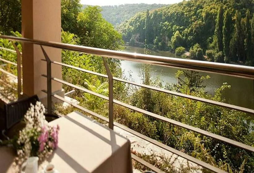 سوییت جونیور با چشم‌انداز دریاچه, Villa Kaylaka