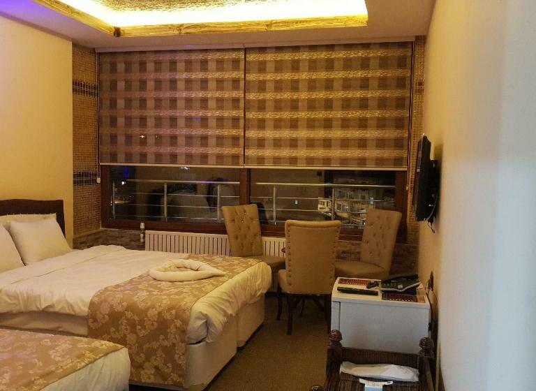 חדר סטנדרט לשלושה, Zeyn