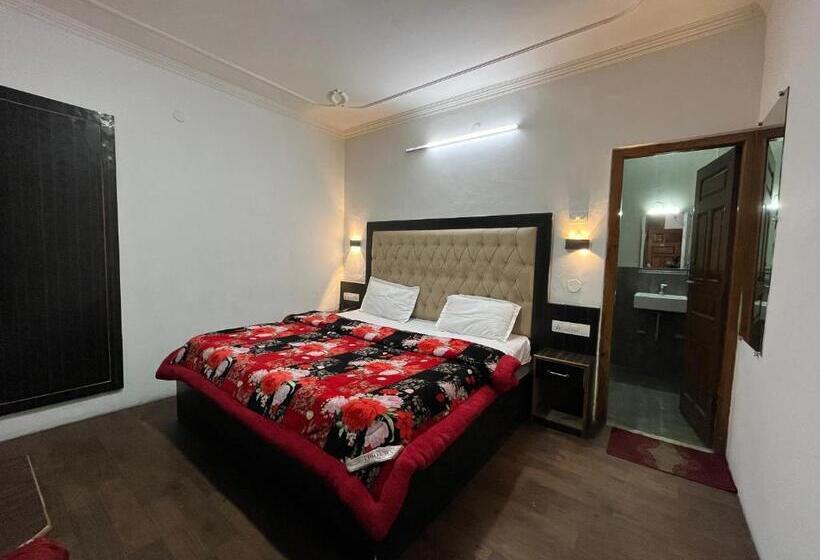 חדר דחוקס עם מיטת קינג, Premier Mall Road Manali