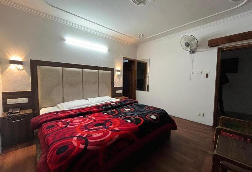 חדר דחוקס עם מיטת קינג, Premier Mall Road Manali