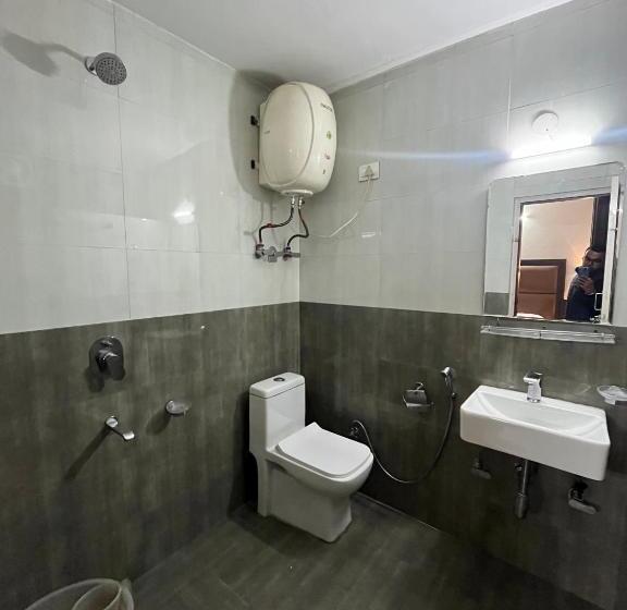 חדר דחוקס עם מיטת קינג, Premier Mall Road Manali