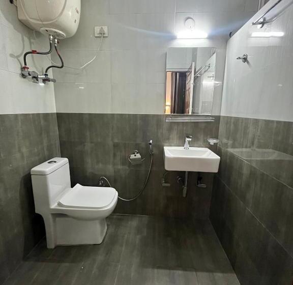 חדר דלוקס לשלושה, Premier Mall Road Manali