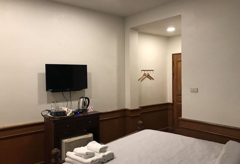 수피리어 룸, Buakham Rim Khong