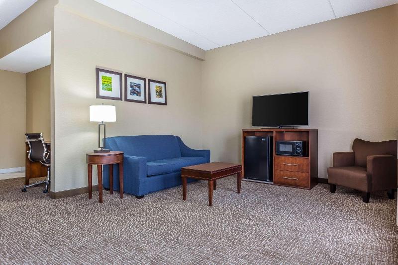 수피리어 룸, Buakham Rim Khong