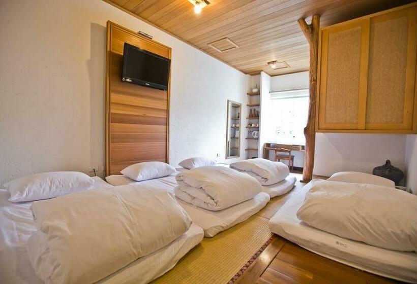 اتاق استاندارد چهار تخته, Smile 58 B&b