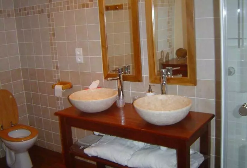 Comfort Kolmen Hengen Huone, Oudoty