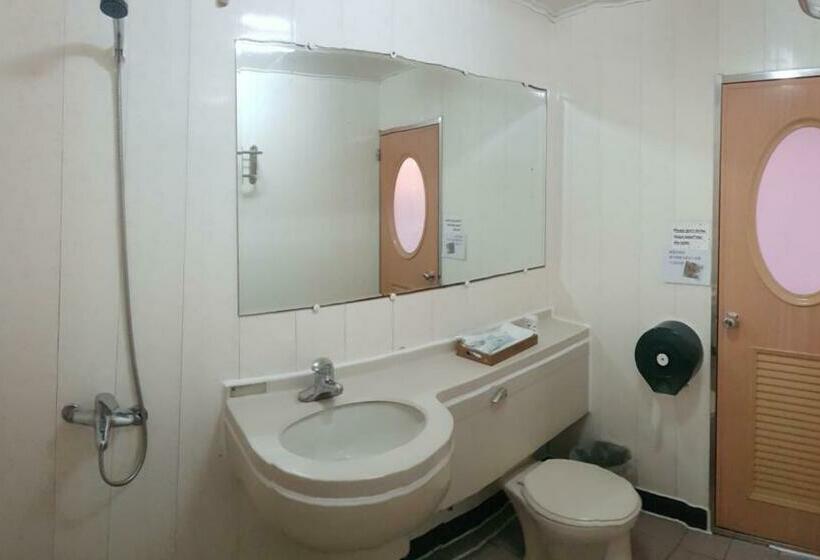 اتاق استاندارد با چشم‌انداز دریاچه, Emmanuel Farmhouse