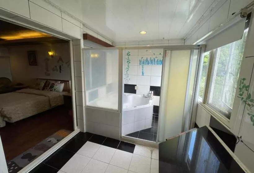 Superior room with lake view, Emmanuel Farmhouse