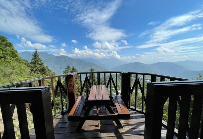 اتاق سوپریور چهار تخته, Emmanuel Farmhouse